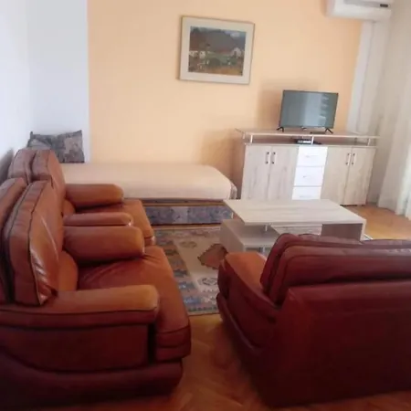 Ketryn Apartamento *