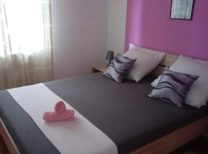 Ketryn Apartamento *